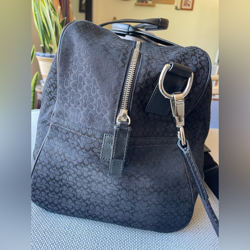 Classy black Coach weekend bag - Picture 5 of 6